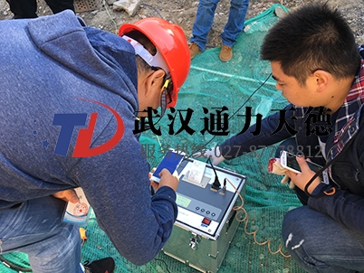 新疆地鐵一號線大型地網接地電阻測試儀試驗現(xiàn)場